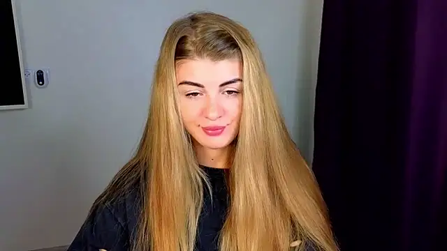 Snapshot of _comefeelme_ chatting on October 2025 05:51:02 AM comefeelme online show from October 2025 05:51:02 AM