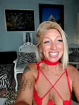 Snapshot of Weloveblue chatting on January 2025 12:46:02 PM Weloveblue online show from January 2025 12:46:02 PM