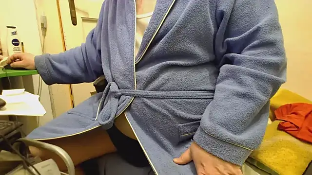 tipko123 online show from December 2024 07:53:02 PM