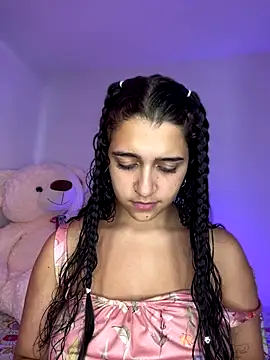 Alicia Ruiz online show from November 2025 06:09:02 PM