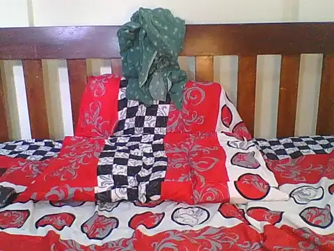 Snapshot of SilentQueen93 chatting on September 2025 12:27:02 PM SilentQueen93 online show from September 2025 12:27:02 PM