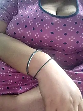 Snapshot of Seema_99 chatting on November 2025 05:47:02 PM Seema 99 online show from November 2025 05:47:02 PM