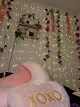 Snapshot of Lilmissvyx chatting on January 2025 04:05:01 PM Lilmissvyx online show from January 2025 04:05:01 PM