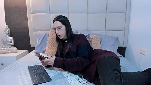 Snapshot of Hecatee_77 chatting on January 2025 05:12:02 PM Hecatee 77 online show from January 2025 05:12:02 PM