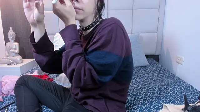 Snapshot of Hecatee_77 chatting on February 2025 07:44:01 PM Hecatee 77 online show from February 2025 07:44:01 PM