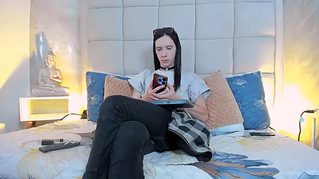 Snapshot of Hecatee_77 chatting on October 2025 08:09:02 PM Hecatee 77 online show from October 2025 08:09:02 PM