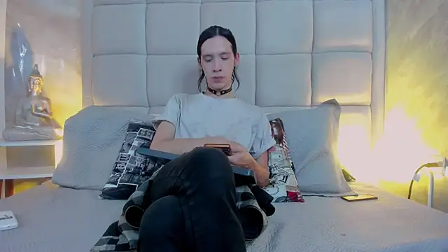 Snapshot of Hecatee_77 chatting on November 2025 08:00:01 PM Hecatee 77 online show from November 2025 08:00:01 PM