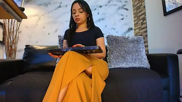 Sophie LittleS online show from October 2025 12:47:01 PM