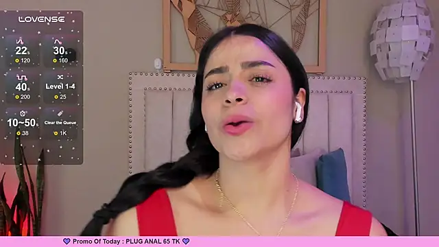 Paula Desousa online show from December 2024 10:52:02 PM