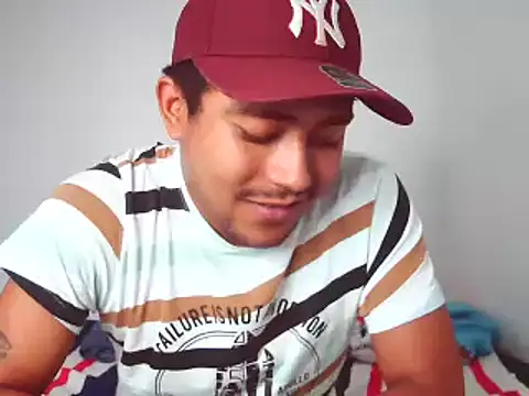 Snapshot of wailer_ chatting on December 2024 08:08:01 PM wailer online show from December 2024 08:08:01 PM