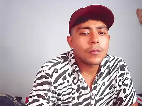 Snapshot of wailer_ chatting on December 2024 09:36:02 PM wailer online show from December 2024 09:36:02 PM