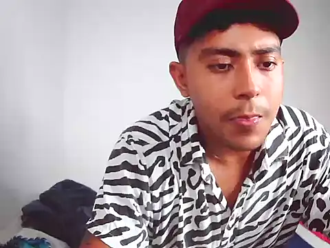 Snapshot of wailer_ chatting on December 2024 06:06:02 AM wailer online show from December 2024 06:06:02 AM