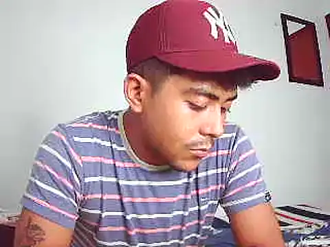 Snapshot of wailer_ chatting on December 2024 08:04:01 PM wailer online show from December 2024 08:04:01 PM