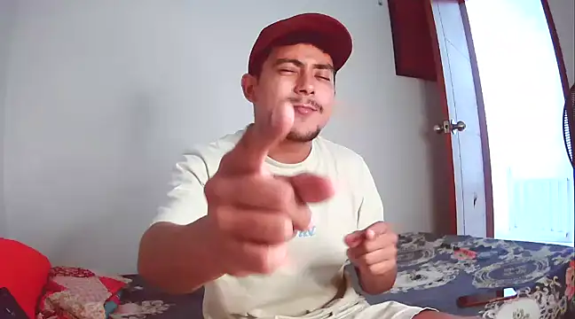 Snapshot of wailer_ chatting on January 2025 08:33:01 PM wailer online show from January 2025 08:33:01 PM