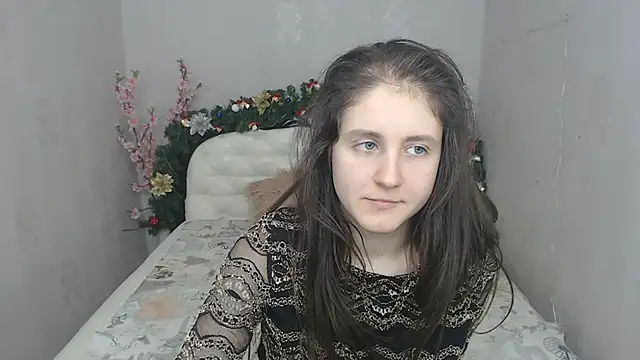 Holliy Cooper online show from January 2025 03:55:01 PM