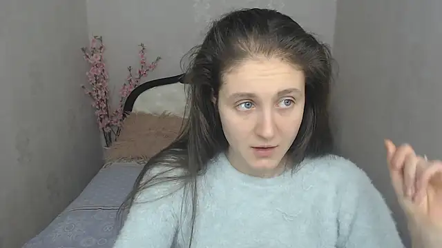 Holliy Cooper online show from February 2025 09:54:01 AM