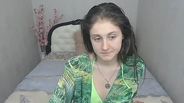 Holliy Cooper online show from March 2025 04:24:02 PM