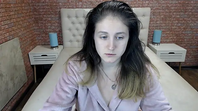 Holliy Cooper online show from September 2025 11:04:01 AM