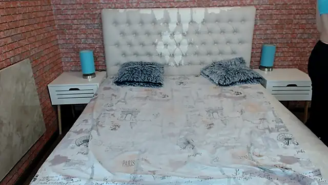 Holliy Cooper online show from October 2025 07:20:01 AM