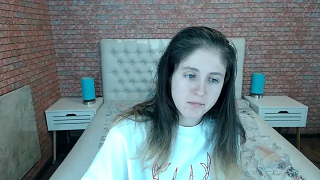 Holliy Cooper online show from November 2025 08:26:02 AM