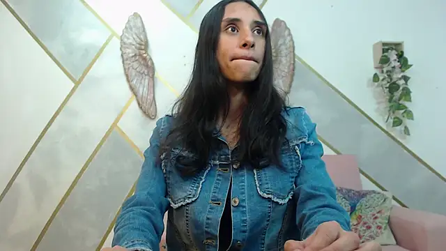 RoxanaCyrano  online show from October 2025 07:47:01 PM