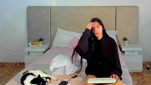 Snapshot of katt_pelaez chatting on October 2025 06:17:02 PM katt pelaez online show from October 2025 06:17:02 PM