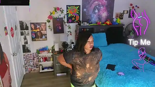 Snapshot of temptressbeauty24 chatting on October 2025 03:07:02 AM temptressbeauty24 online show from October 2025 03:07:02 AM