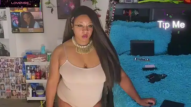 Snapshot of temptressbeauty24 chatting on November 2025 05:06:01 AM temptressbeauty24 online show from November 2025 05:06:01 AM