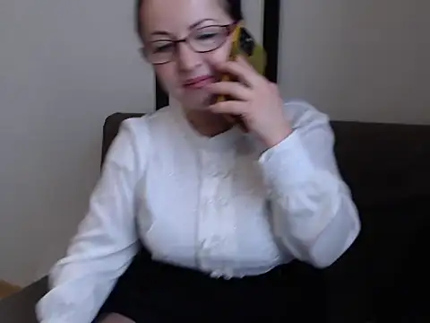 Snapshot of Alma44 chatting on November 2025 08:47:01 AM Alma44 online show from November 2025 08:47:01 AM