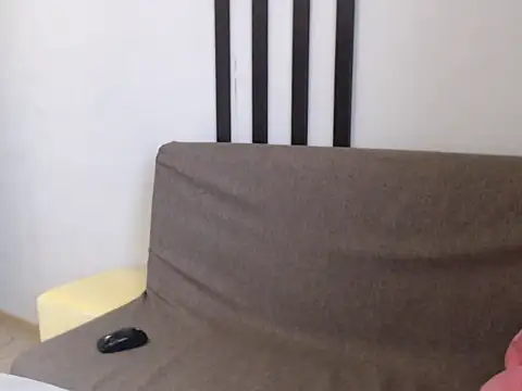 Snapshot of Alma44 chatting on December 2025 06:40:02 AM Alma44 online show from December 2025 06:40:02 AM