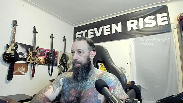 Snapshot of StevenRiseNYC chatting on September 2025 01:37:02 PM StevenRiseNYC online show from September 2025 01:37:02 PM