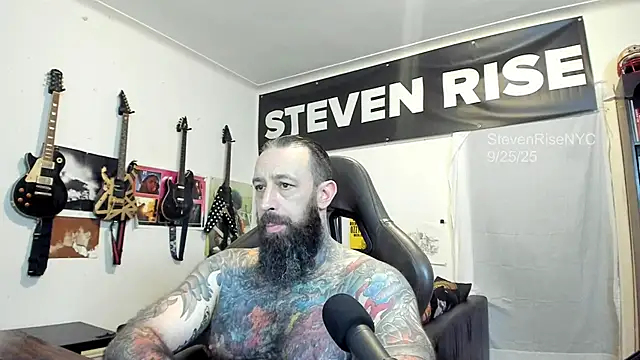 Snapshot of StevenRiseNYC chatting on September 2025 01:42:02 AM StevenRiseNYC online show from September 2025 01:42:02 AM