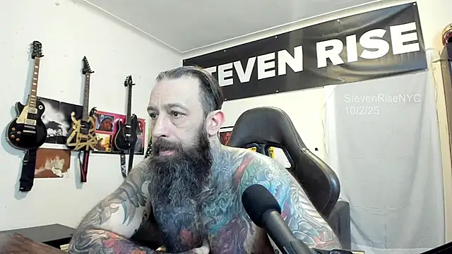 Snapshot of StevenRiseNYC chatting on October 2025 02:13:01 PM StevenRiseNYC online show from October 2025 02:13:01 PM