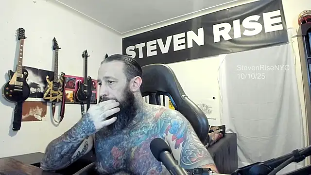 Snapshot of StevenRiseNYC chatting on October 2025 10:09:01 PM StevenRiseNYC online show from October 2025 10:09:01 PM