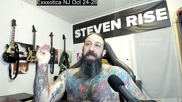 Snapshot of StevenRiseNYC chatting on October 2025 01:06:01 AM StevenRiseNYC online show from October 2025 01:06:01 AM