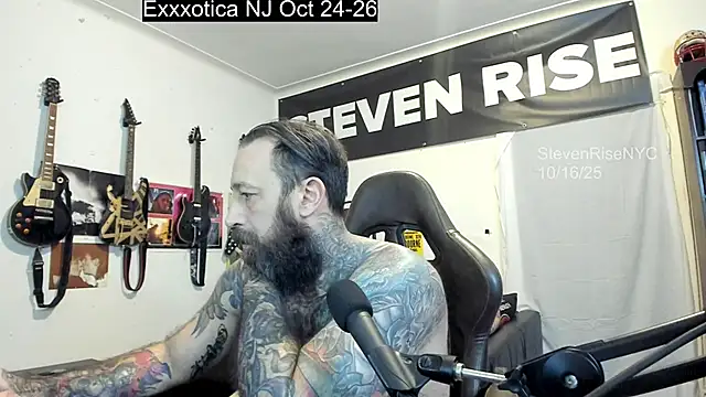 Snapshot of StevenRiseNYC chatting on October 2025 01:12:01 PM StevenRiseNYC online show from October 2025 01:12:01 PM