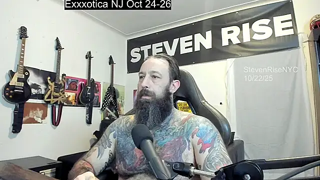 Snapshot of StevenRiseNYC chatting on October 2025 12:38:02 PM StevenRiseNYC online show from October 2025 12:38:02 PM