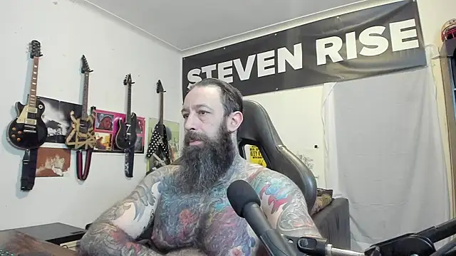 Snapshot of StevenRiseNYC chatting on October 2025 12:30:01 PM StevenRiseNYC online show from October 2025 12:30:01 PM