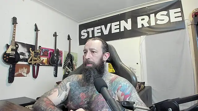 Snapshot of StevenRiseNYC chatting on October 2025 12:35:01 AM StevenRiseNYC online show from October 2025 12:35:01 AM