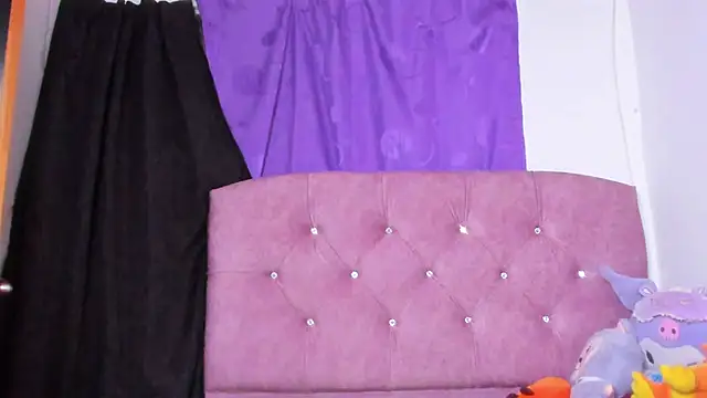 Snapshot of amy_18 chatting on October 2025 10:41:02 AM amy 18 online show from October 2025 10:41:02 AM