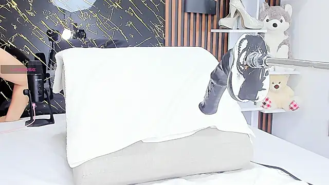 Snapshot of _julyy_ chatting on October 2025 08:20:01 PM julyy online show from October 2025 08:20:01 PM