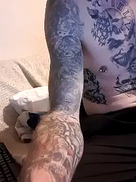 PIercingBoy38 online show from December 2024 06:18:02 PM