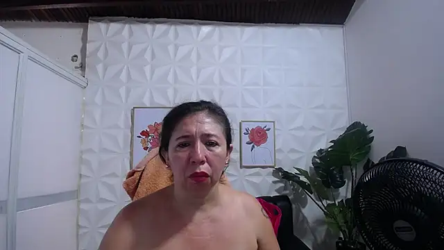 Valentinaa mature online show from February 2025 09:58:02 PM