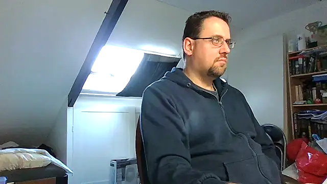 Snapshot of rdewaard81 chatting on October 2025 08:42:02 AM rdewaard81 online show from October 2025 08:42:02 AM