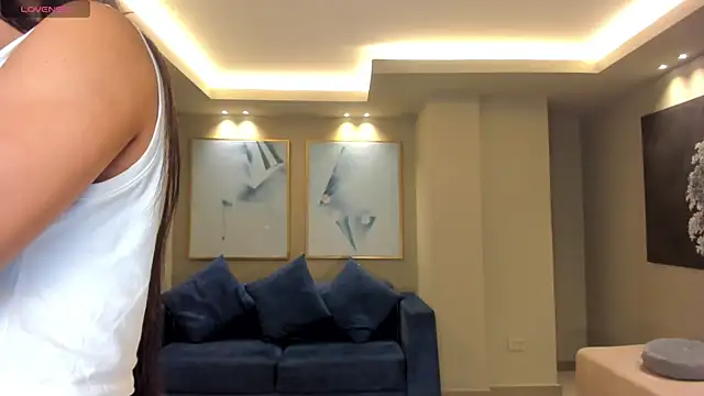 LizzHamilton   online show from January 2025 01:14:01 PM