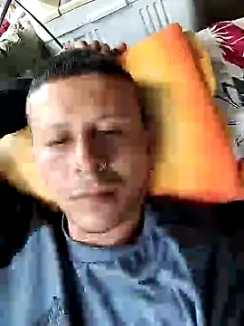 Snapshot of Somospareja1987 chatting on October 2025 05:33:02 PM Somospareja1987 online show from October 2025 05:33:02 PM