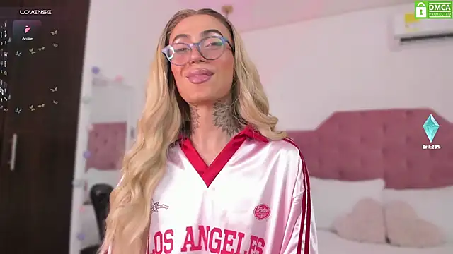 Miss sagitario online show from March 2025 12:04:02 PM