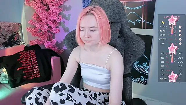 ReiYosimoto online show from October 2025 12:03:01 PM