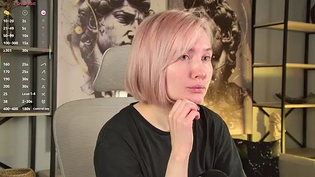 ReiYosimoto online show from November 2025 03:33:01 PM