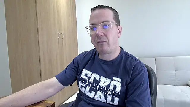 BrettJ81 online show from September 2025 01:04:01 PM